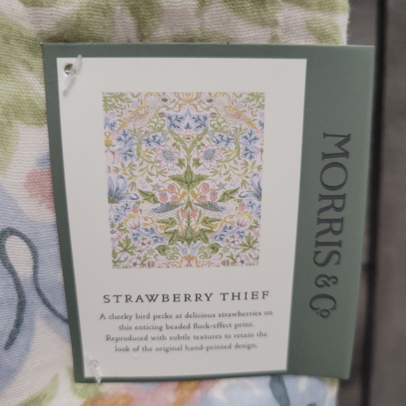 Morris & Co Strawberry Thief Cotton Gauze Throw Blanket Reverses to Soft Plush - Picture 6 of 6